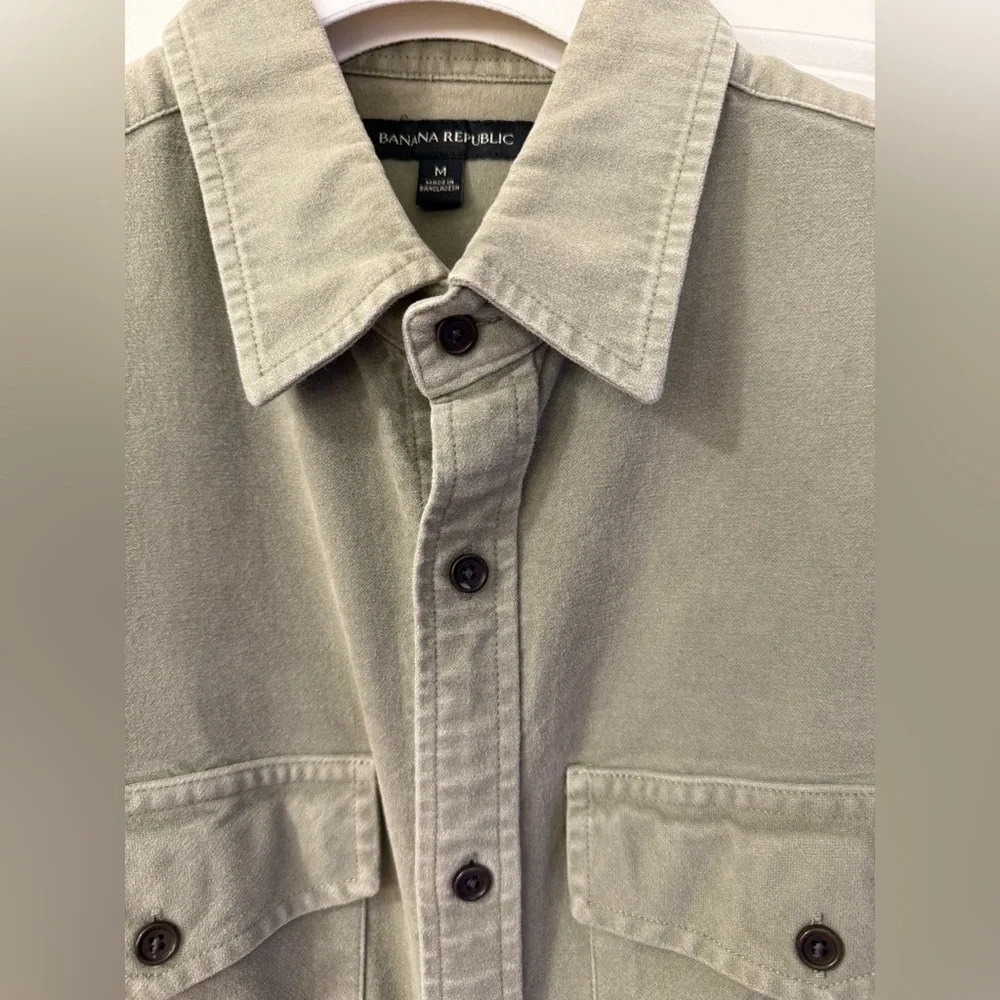 Banana Republic Sage Green Casual Button-Down Shirt